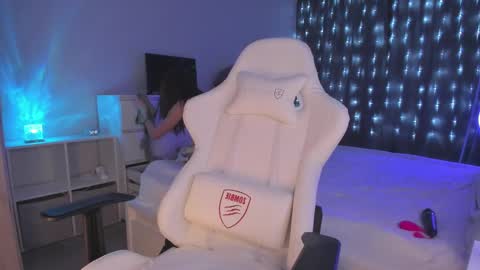 Snapshot of kylie_starrrr chatting on March 7, 3:51 am Ann online show from March 7, 3:51 am