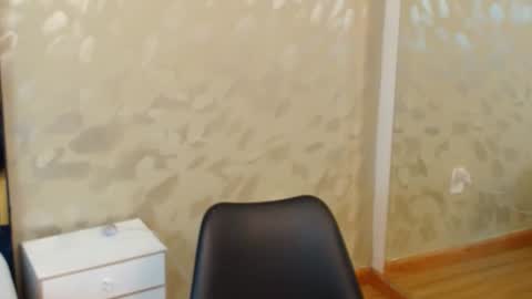 Melissa online show from April 24, 12:30 pm