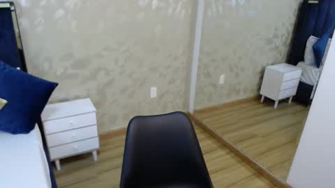 Melissa online show from April 27, 1:52 pm