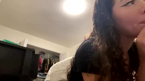 Kylie online show from November 19, 10:32 pm