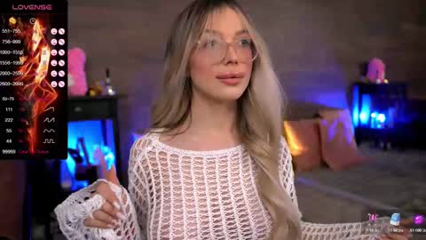 Snapshot of kyliejoyce chatting on February 24, 10:03 pm Kylie online show from February 24, 10:03 pm