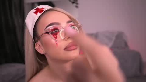 Kylie online show from October 31, 9:52 pm