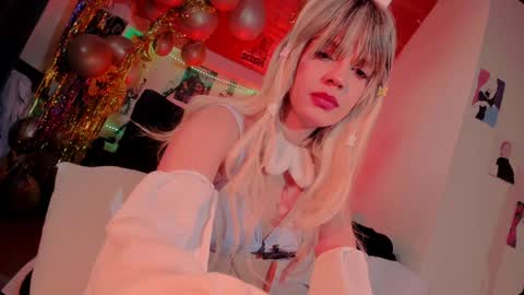 Snapshot of kyliekandy chatting on January 24, 9:58 pm online show from January 24, 9:58 pm