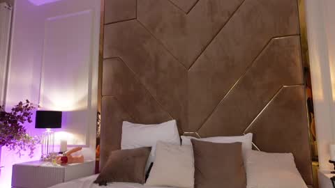 Kylie  online show from February 13, 5:37 am