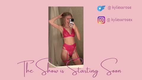 Snapshot of kyliexxrose chatting on October 1, 4:17 am Kylie online show from October 1, 4:17 am