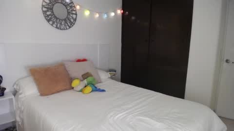 Catalina online show from March 29, 2:10 am