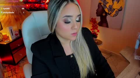 Snapshot of la_venezolana chatting on December 15, 7:57 am Vero online show from December 15, 7:57 am
