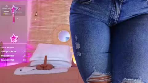 Snapshot of laady_brownn chatting on March 4, 11:51 am Cris online show from March 4, 11:51 am