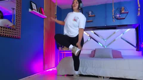 Cris  online show from April 22, 11:51 am