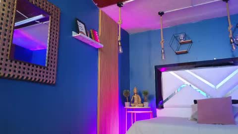 Cris  online show from April 20, 11:35 am