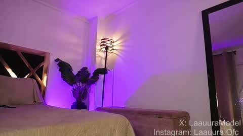 Snapshot of laauura_1 chatting on September 23, 10:08 pm Only Fans laauura online show from September 23, 10:08 pm