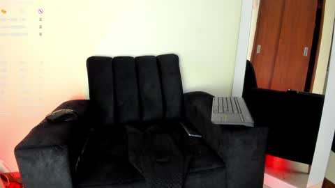 Snapshot of lace_victoria chatting on December 14, 2:00 am lace_victoria online show from December 14, 2:00 am