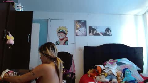 Snapshot of lacolombiana_bitch chatting on September 16, 6:49 pm Valentina online show from September 16, 6:49 pm