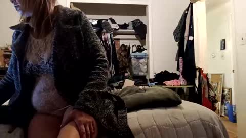 lacybell online show from November 20, 5:30 am