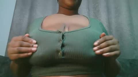 lady_dearra online show from April 22, 3:47 am