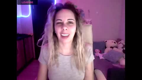 lady_smile69 online show from February 2, 3:49 am