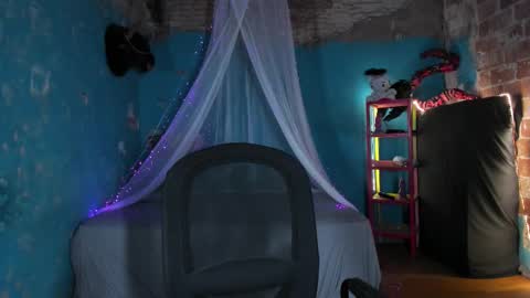 Mia online show from October 20, 7:28 pm