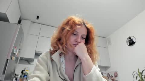 Sima Ladybigsmile online show from April 24, 5:27 pm