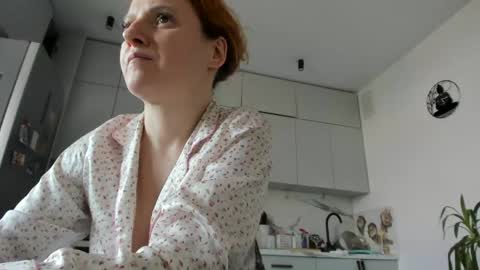 Sima Ladybigsmile online show from April 23, 2:19 pm