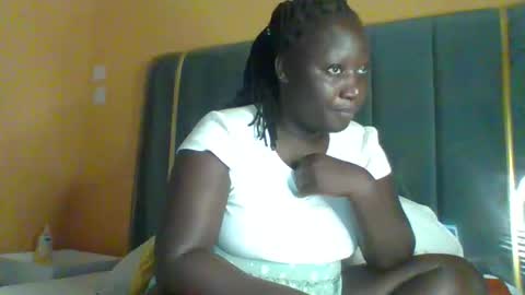 lindah32 online show from April 6, 3:46 pm