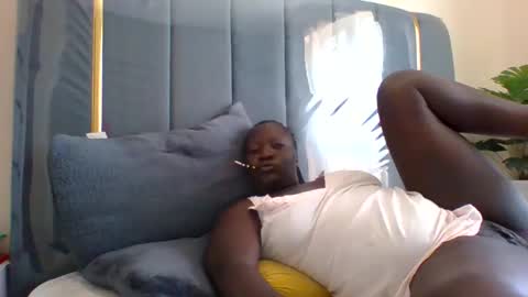 lindah32 online show from February 19, 11:17 am