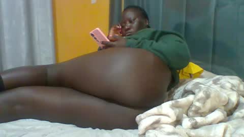 lindah32 online show from June 19, 10:57 pm