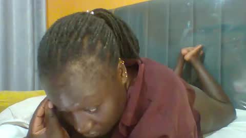 lindah32 online show from April 28, 2:27 am