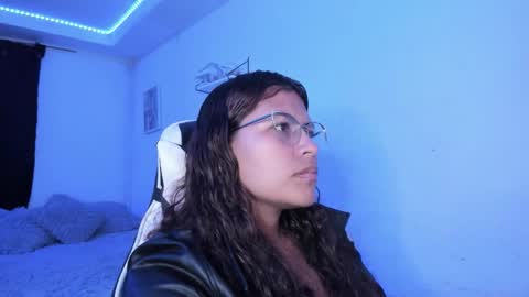  Lady  online show from November 18, 3:18 am