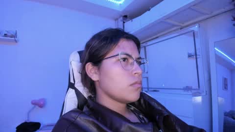  Lady  online show from April 24, 3:31 am