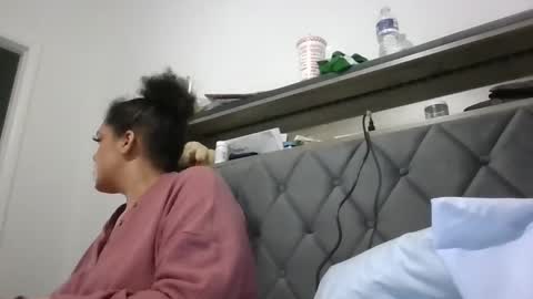 Stephanie online show from January 2, 5:03 am