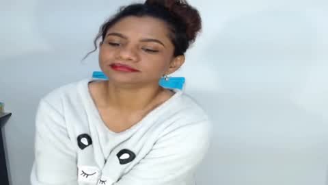 lady online show from February 19, 1:27 am