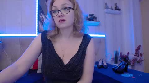 Snapshot of ladyjeen chatting on March 2, 2:04 pm Lady Jeen Back on Sunday 8th of December online show from March 2, 2:04 pm