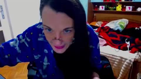 LadyLHoty online show from April 22, 9:45 pm