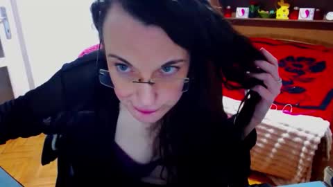 LadyLHoty online show from April 20, 6:22 pm