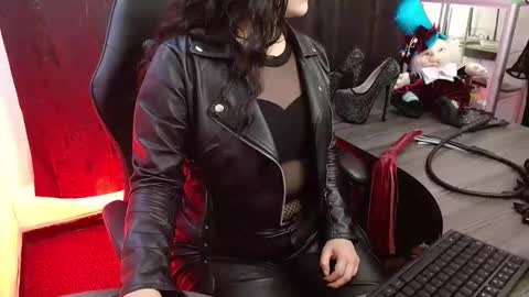 ladylunatikka online show from February 20, 7:58 pm