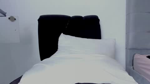 Snapshot of ladysexy_hot19 chatting on January 3, 12:19 pm Ladysexy hot19 online show from January 3, 12:19 pm