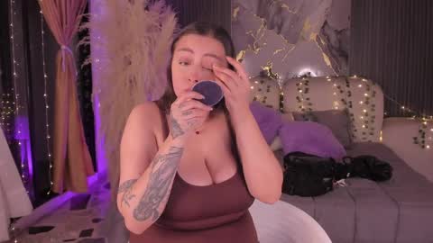 Lady  online show from April 1, 4:02 am