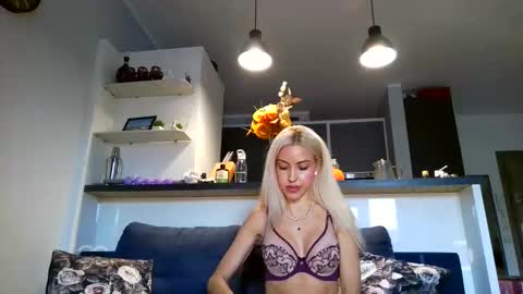ladyyuliia online show from October 25, 1:52 pm