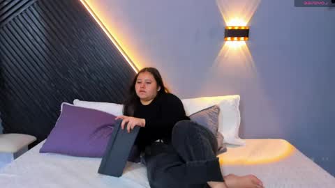    online show from April 25, 10:29 pm