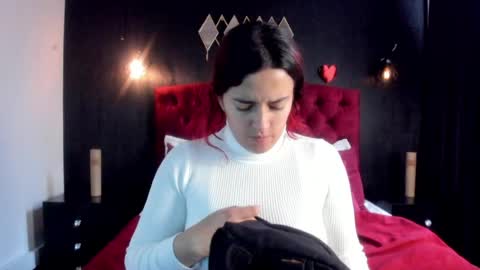 Laia  online show from April 21, 11:50 am