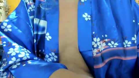 LAILA online show from April 28, 5:39 pm