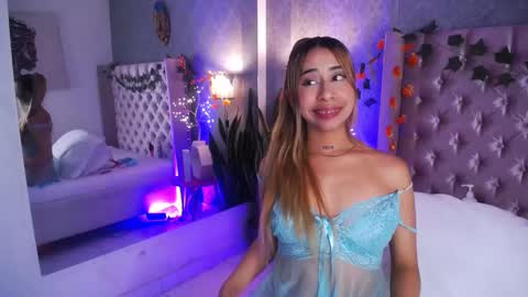 Laila Stilwills online show from November 11, 12:39 am