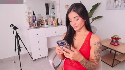 Laira online show from February 3, 9:40 pm