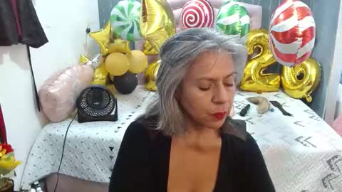 lalisha online show from December 17, 12:49 am