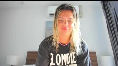 Lallie  online show from March 2, 3:02 am