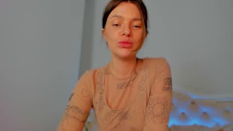 Lallie  online show from February 26, 3:55 pm