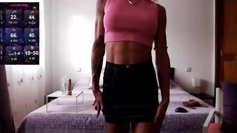 Lola online show from November 24, 5:15 pm