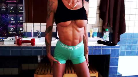 Lola online show from September 16, 5:10 pm