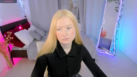 Laly online show from March 11, 11:47 am