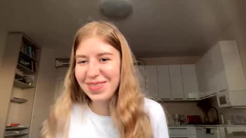 I am Mia ntmu Lets hit 10 Thumbs Up together online show from January 19, 10:00 am